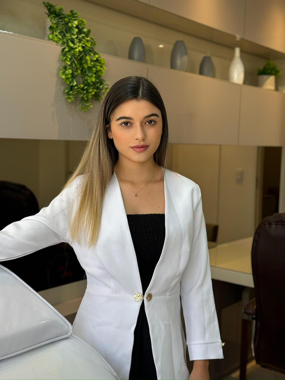 Amanda Souza, biomédica especialista em harmonização facial no Magnifique Estilo em Belo Horizonte