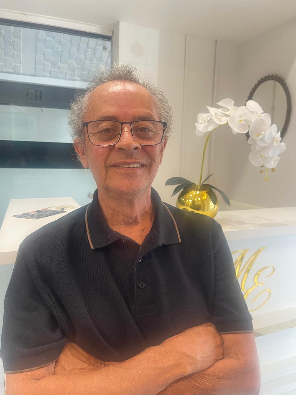 Valdir Souza, cabeleireiro do salão Magnifique Estilo na Savassi em Belo Horizonte